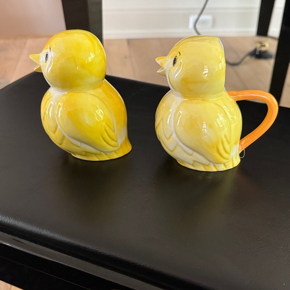 Anthropologie Yellow Ceramic Bird Creamer and Sugar - Picture 2 of 5